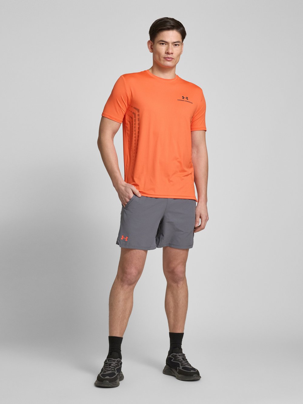

Шорты прямого кроя с разрезами по бокам, модель «Vanish» Under Armour, антрацит