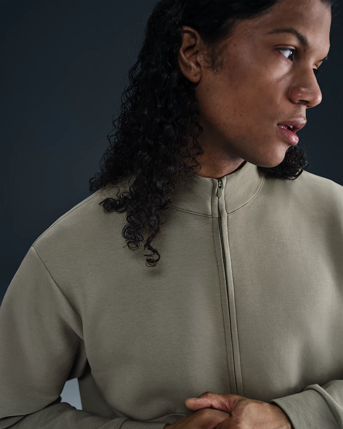Мужская футболка с половинной молнией Nike 24.7 ImpossiblySoft Dri-FIT, Light Army/Steel Green — фото 3