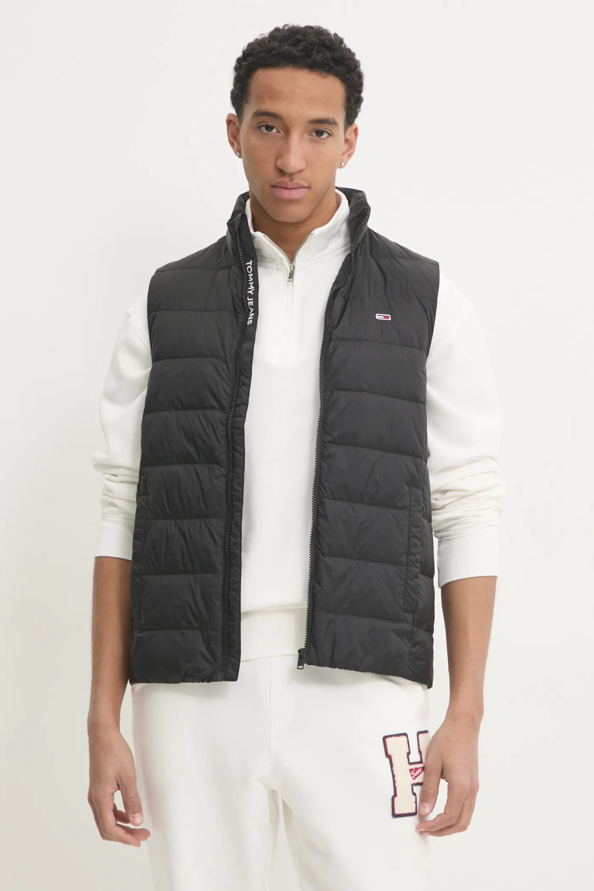 

Пуховый жилет Tommy Jeans, черный