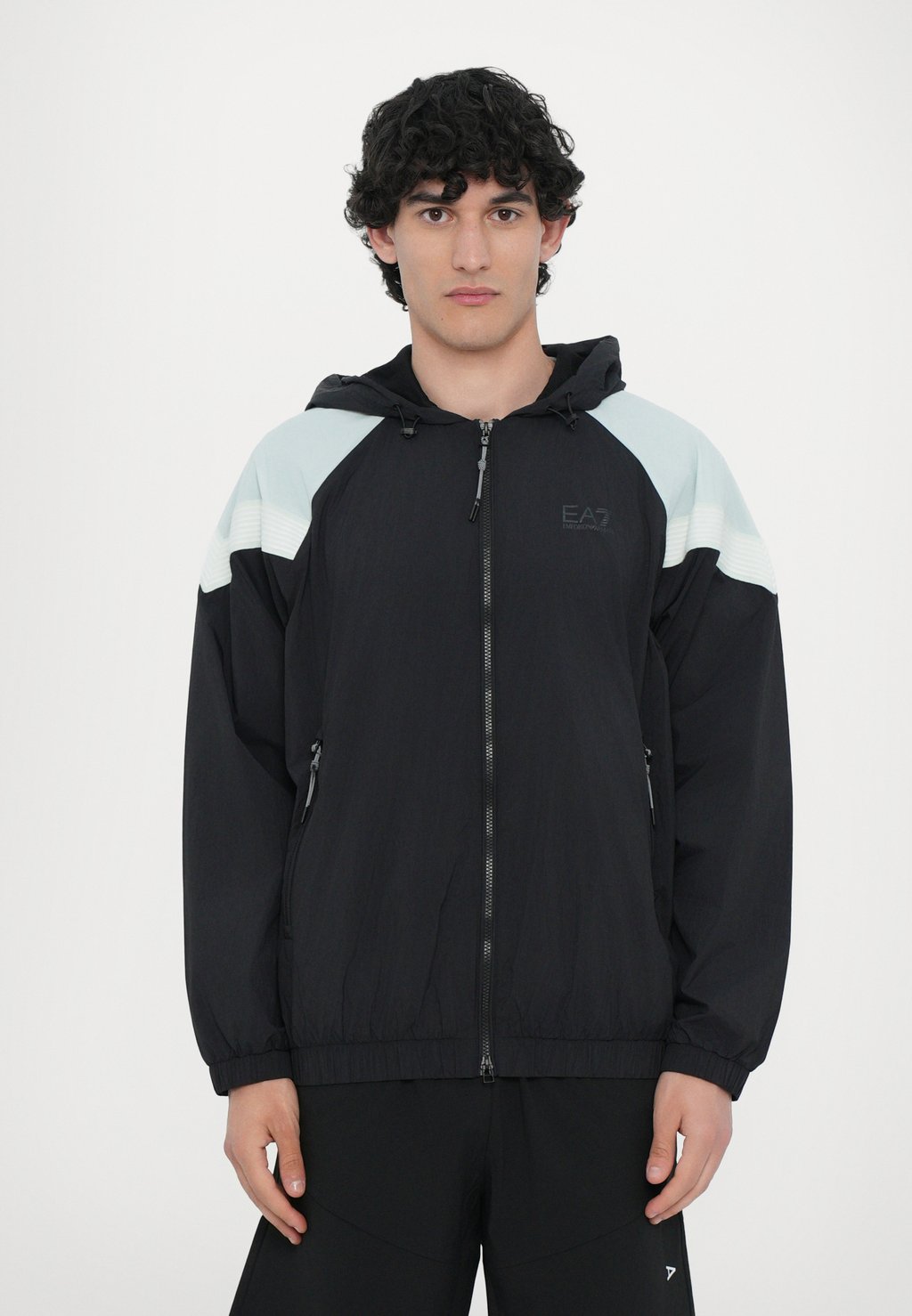 

Куртка демисезонная EA7 Emporio Armani, черный