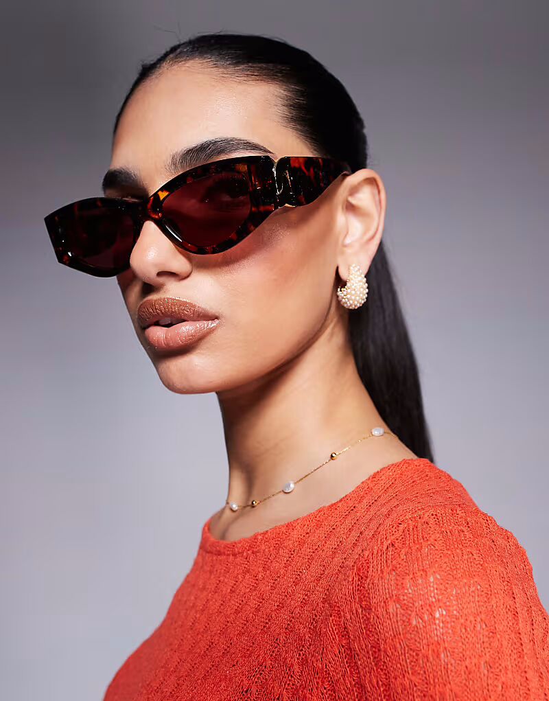 

Солнцезащитные очки River Island slim cateye в черепаховой оправе