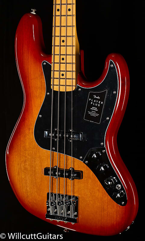

Басс гитара Fender Player Plus Jazz Bass Maple Fingerboard Sienna Sunburst
