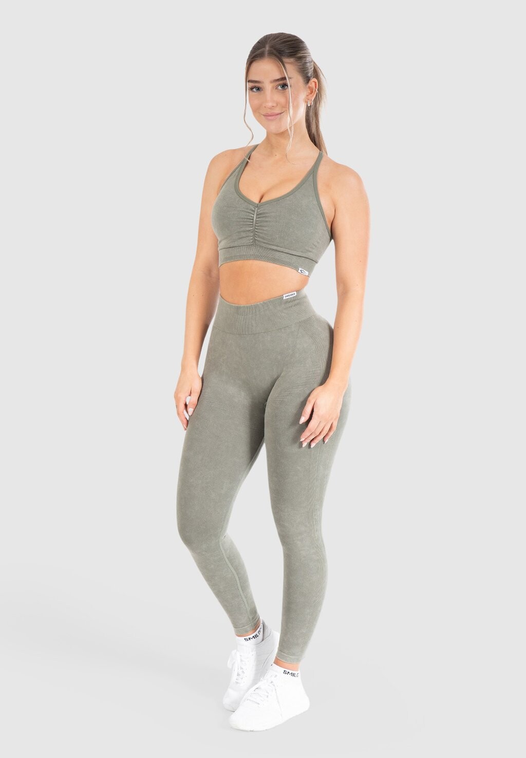 

Спортивный бюстгальтер с легкой поддержкой BATIK SCRUNCH Smilodox, цвет olive