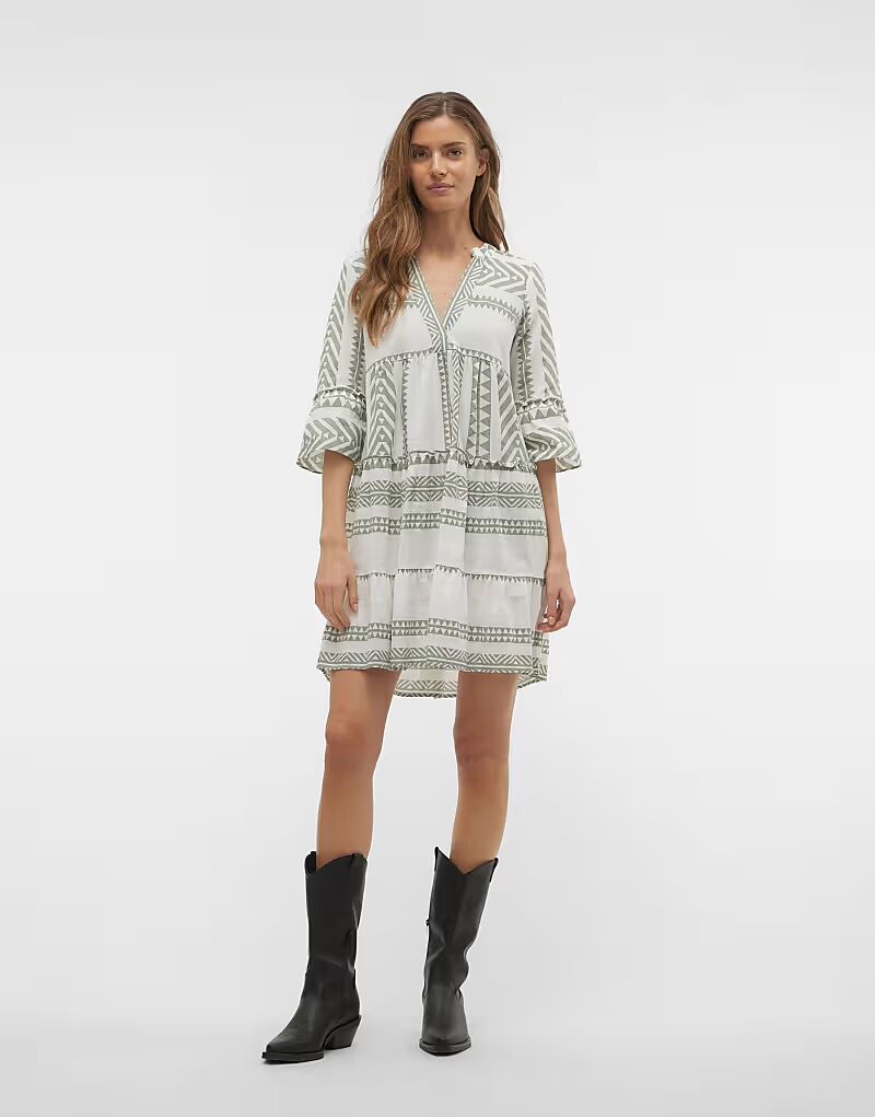 

Платье Vero Moda белого цвета