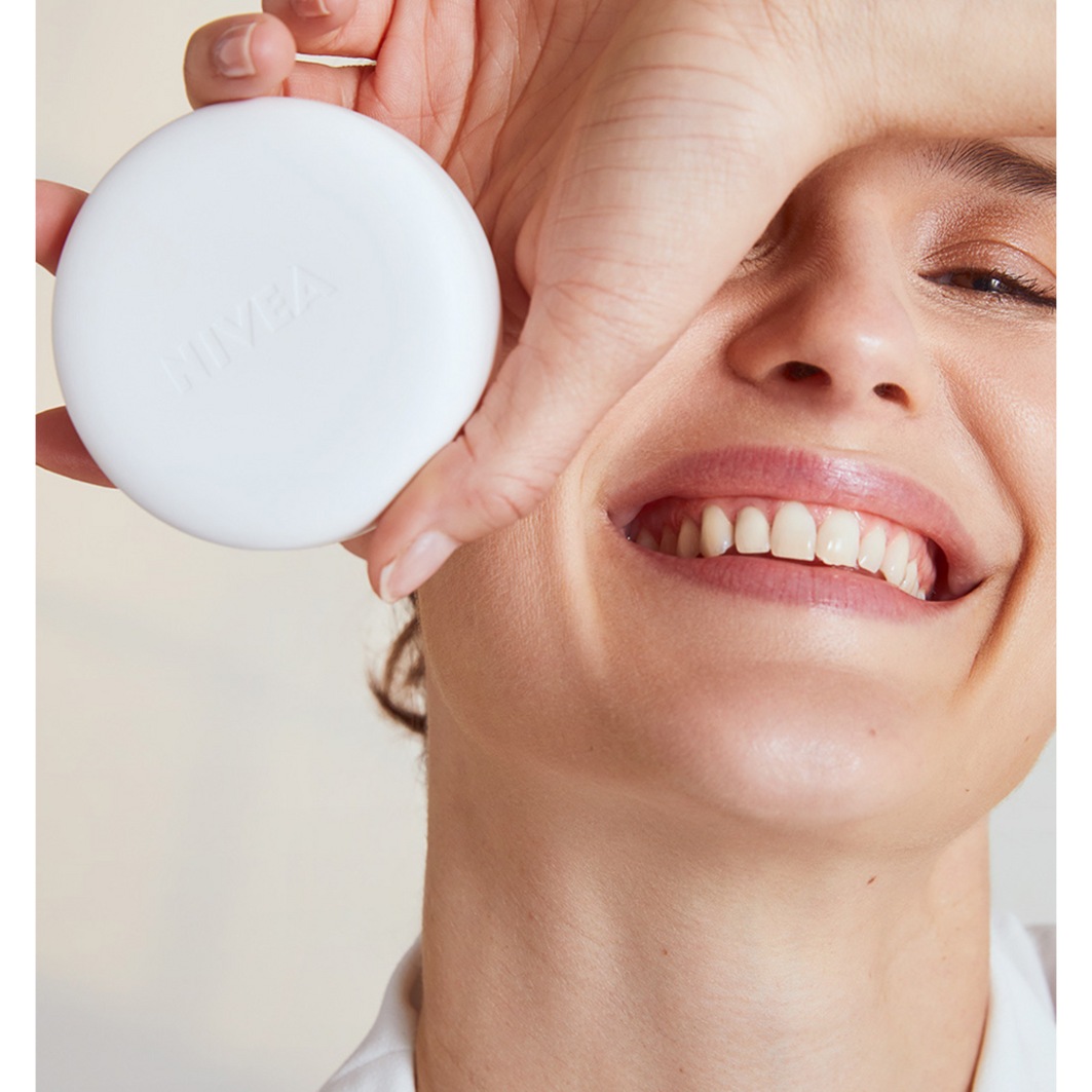 Пудра для лица cellular expert finish 3in1 pflege cushion dunkel Nivea, 2 - medium, объем 15 мл — фото 2