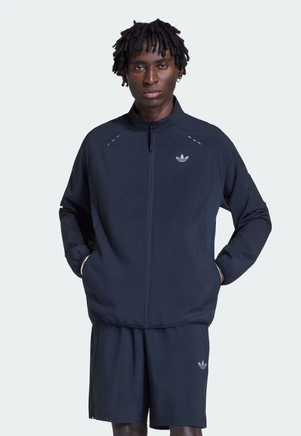 Куртка Adidas Originals Between-Season Jacket Tech Trefoil Essentials черного цвета — фото 2
