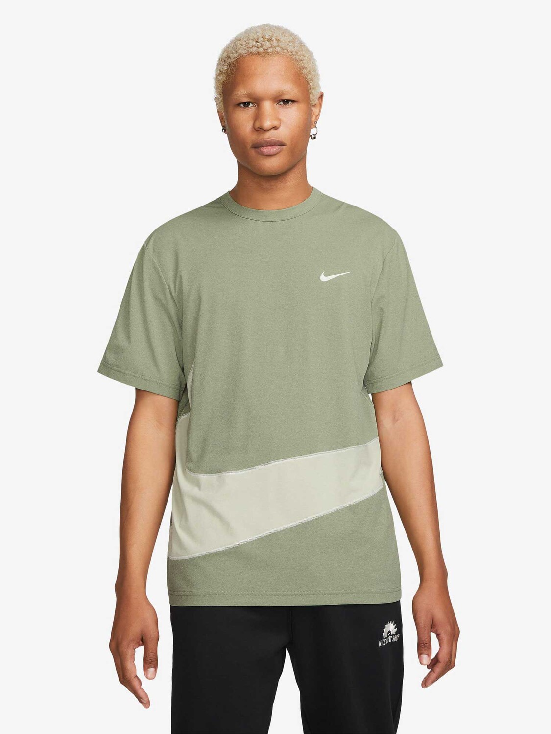 

Футболка Nike M NK DF UV HYVERSE SS ENERGY, зеленый
