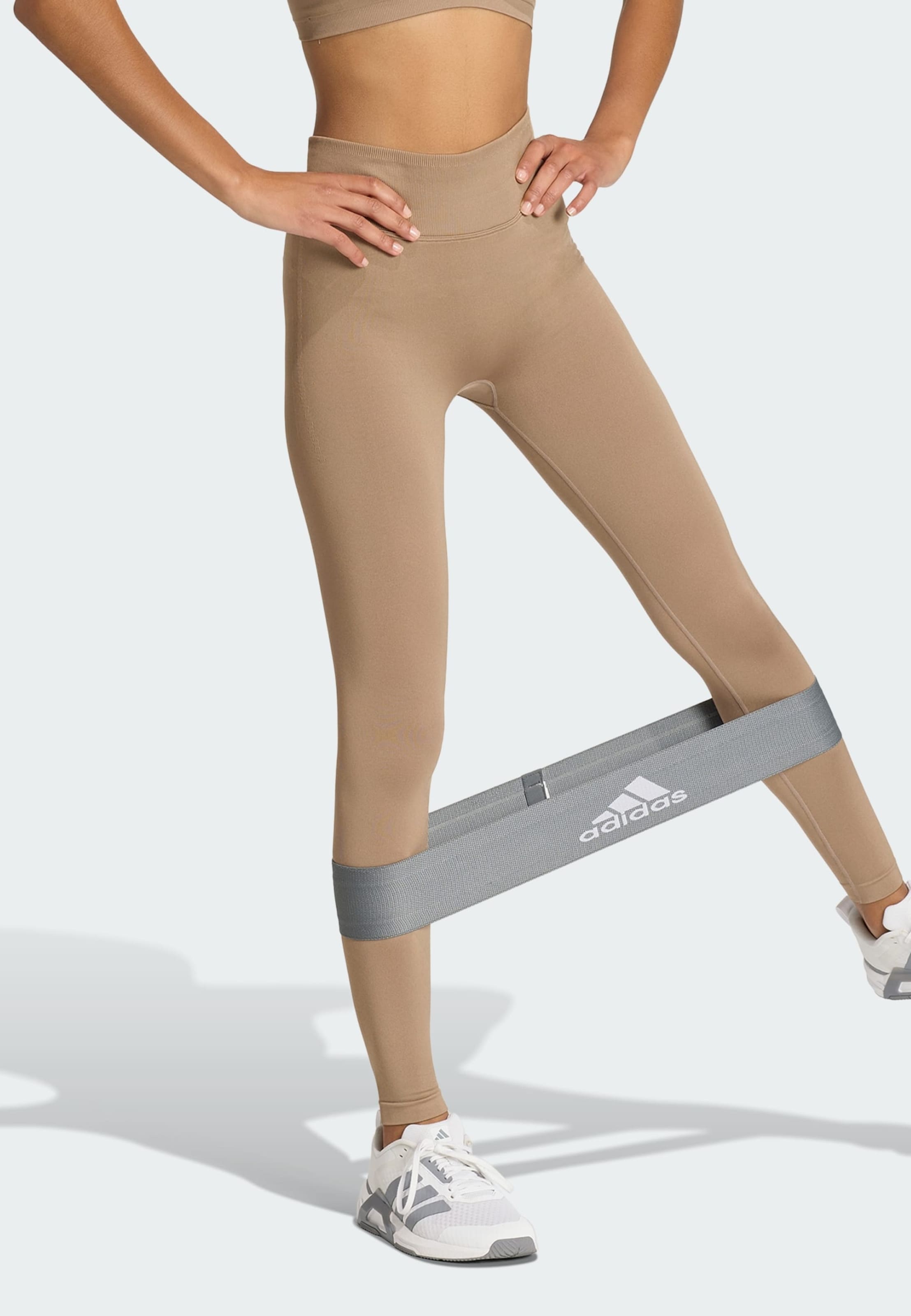 Adidas Performance Узкие спортивные штаны 'Essentials' в цвете Mocha — фото 2