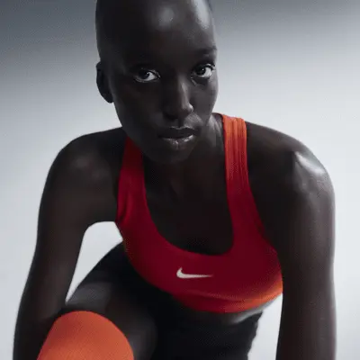 Спортивный бюстгальтер Nike Swoosh Medium Support, цвет University Red/White
