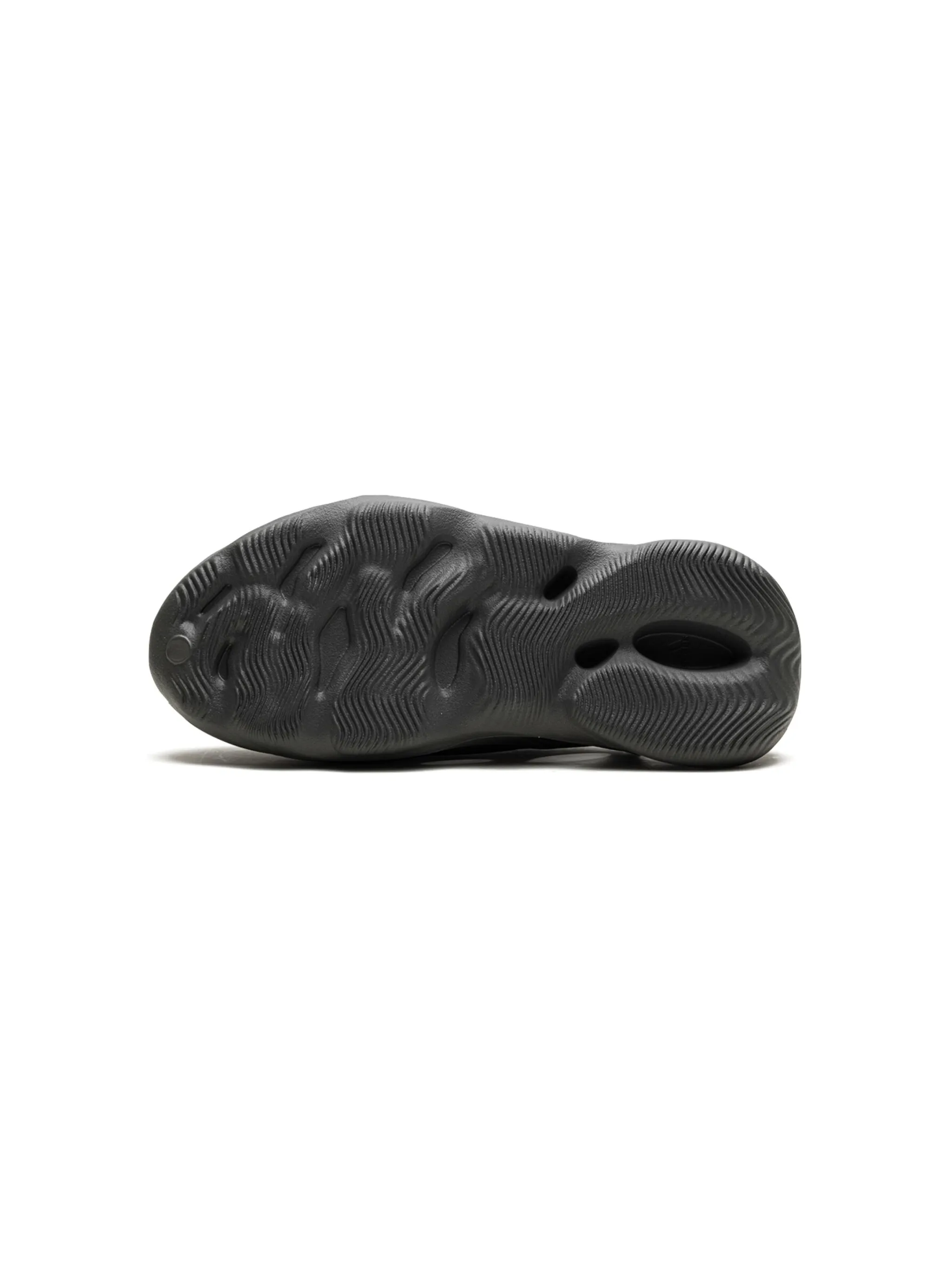 Кроссовки Yeezy Foam RNR Carbon Adidas Yeezy Kids, черный — фото 4