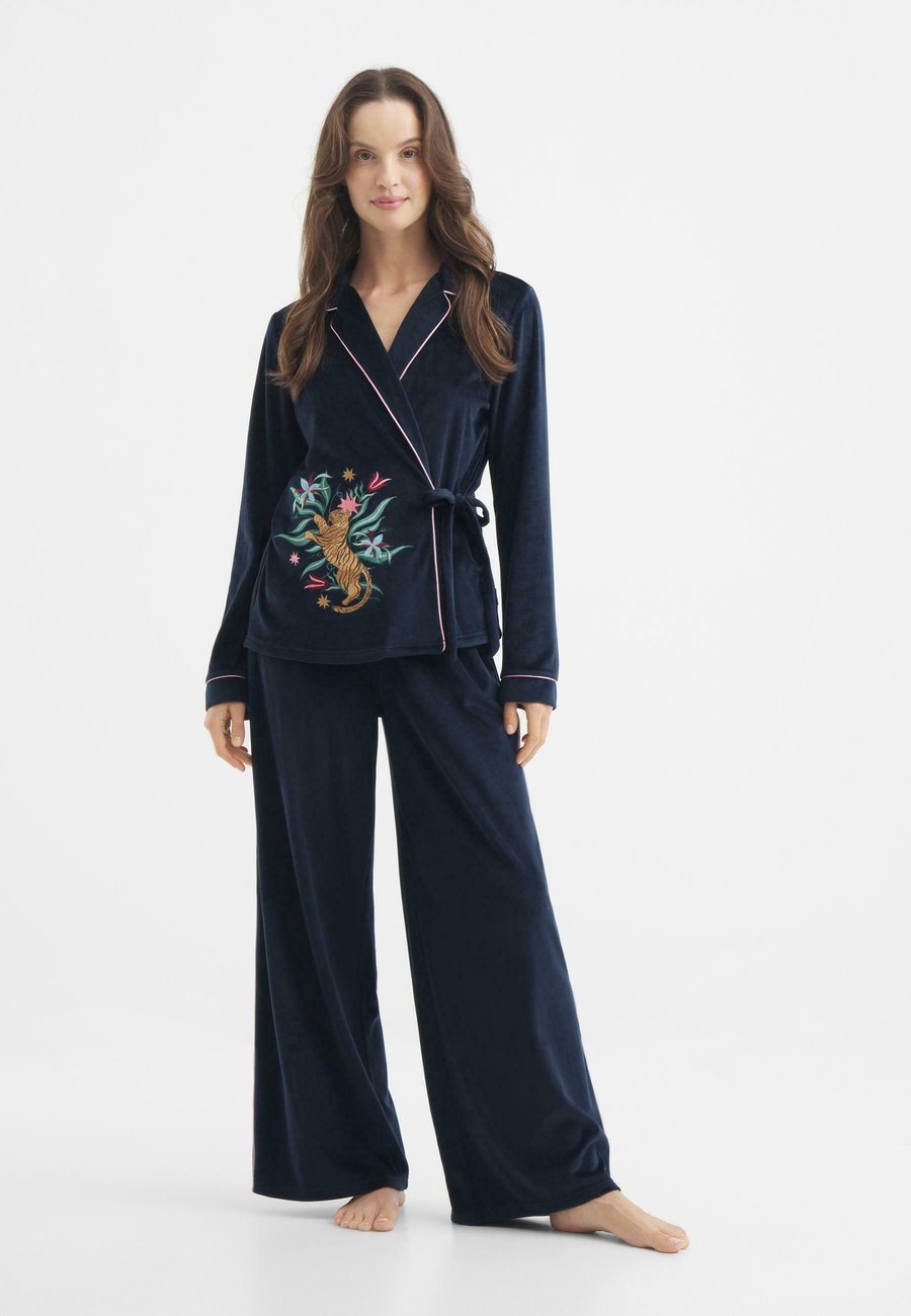 

Пижамный комплект Chelsea Peers ENCHANTED TIGER PRINT SET, Dark Blue