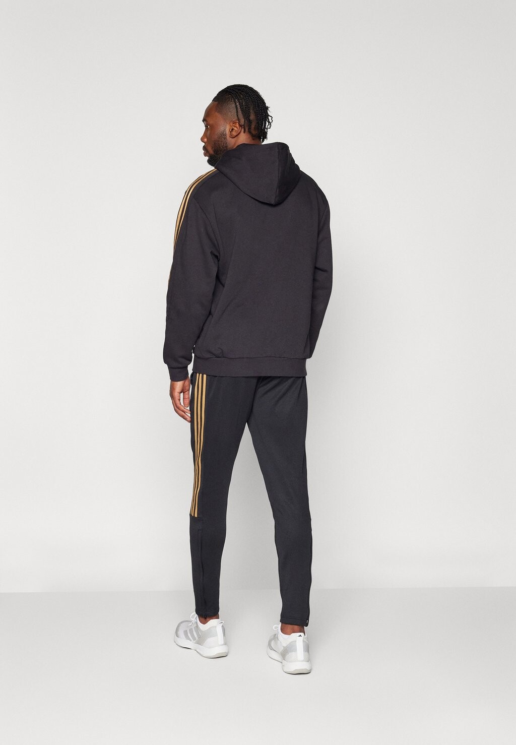 

Спортивные брюки House Of Tiro Nations Pack Pant adidas Sportswear, черный/красный "командная победа"
