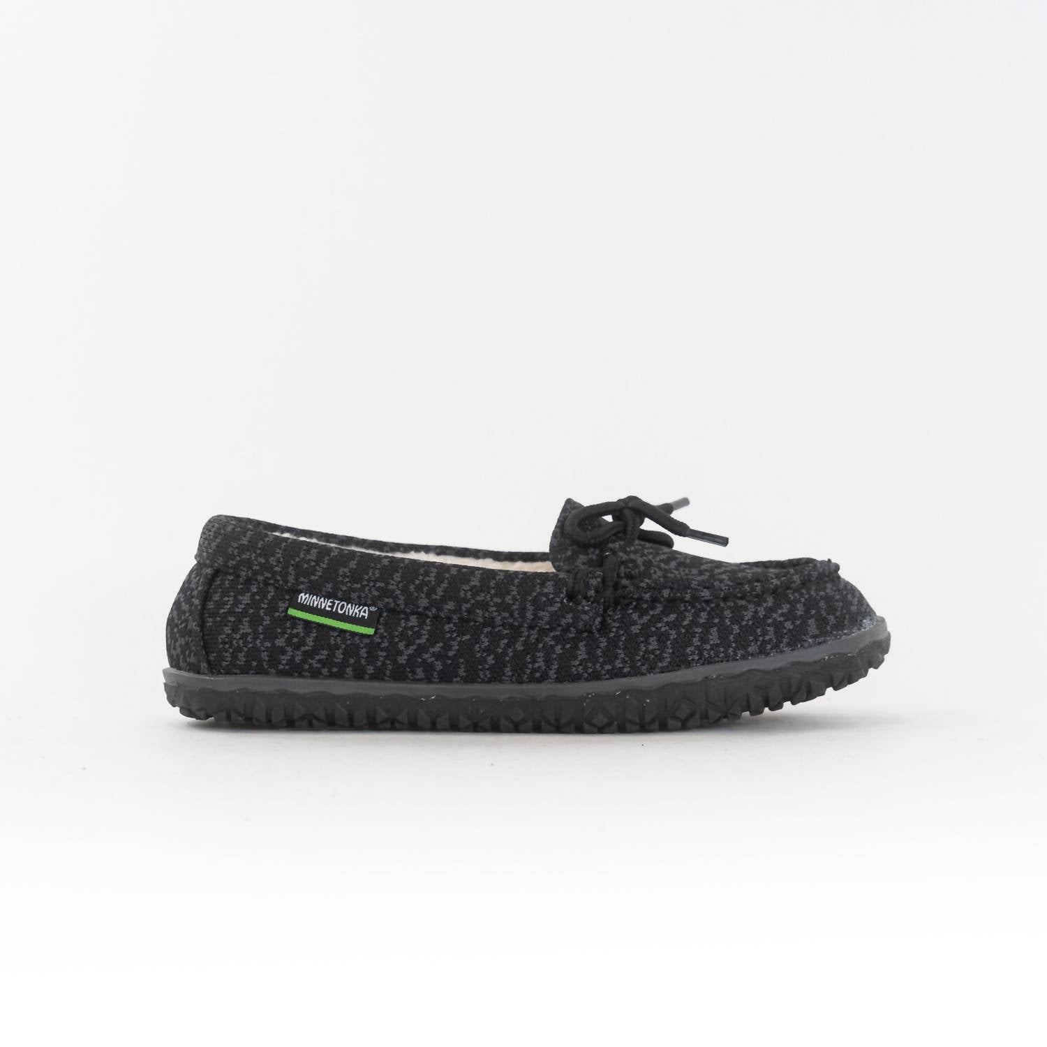 Женские эко-лоферы Oak в черном цвете Minnetonka