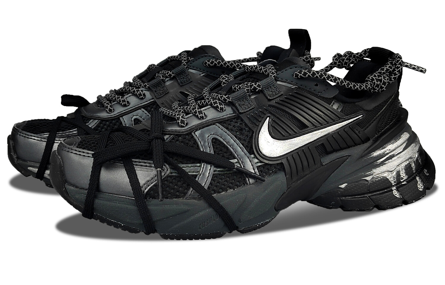 

Кроссовки для бега V2K Run женские с низким верхом, черные/серебристые Nike