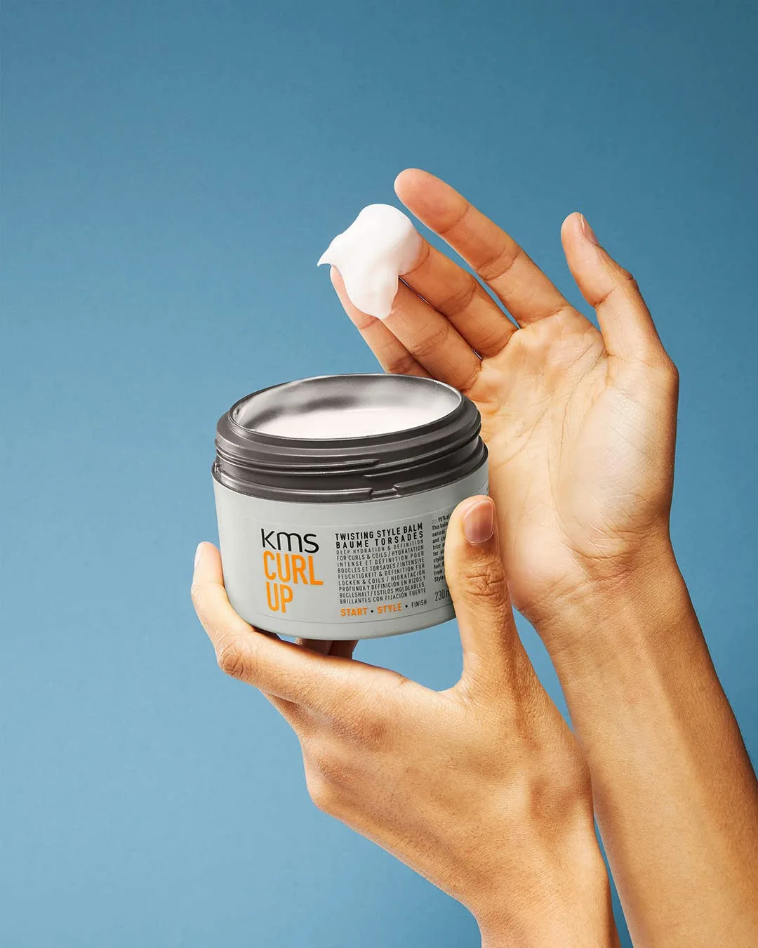 Бальзам для укладки волос KMS CURLUP Twisting Style Balm 230 мл — фото 3