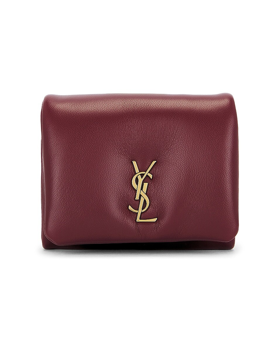 

Компактный кошелек Calypso Saint Laurent, цвет Rouge Merlot