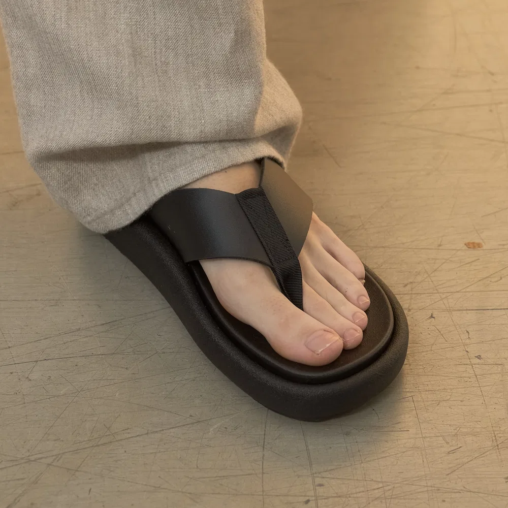 Мужские чёрные объёмные вьетнамки Cain Flipflop от Shufit