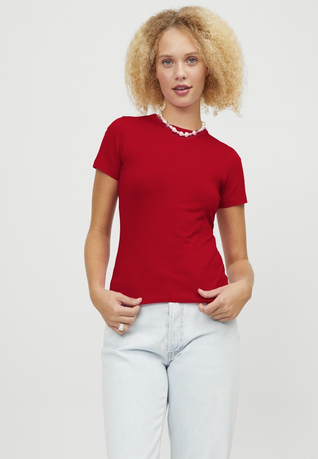 

Базовая футболка гоночного красного цвета Gigi Tee JJXX, красный