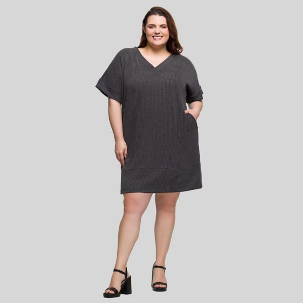 

Платье-футболка с V-образным вырезом и карманом больших размеров 24Seven Comfort Apparel, черный