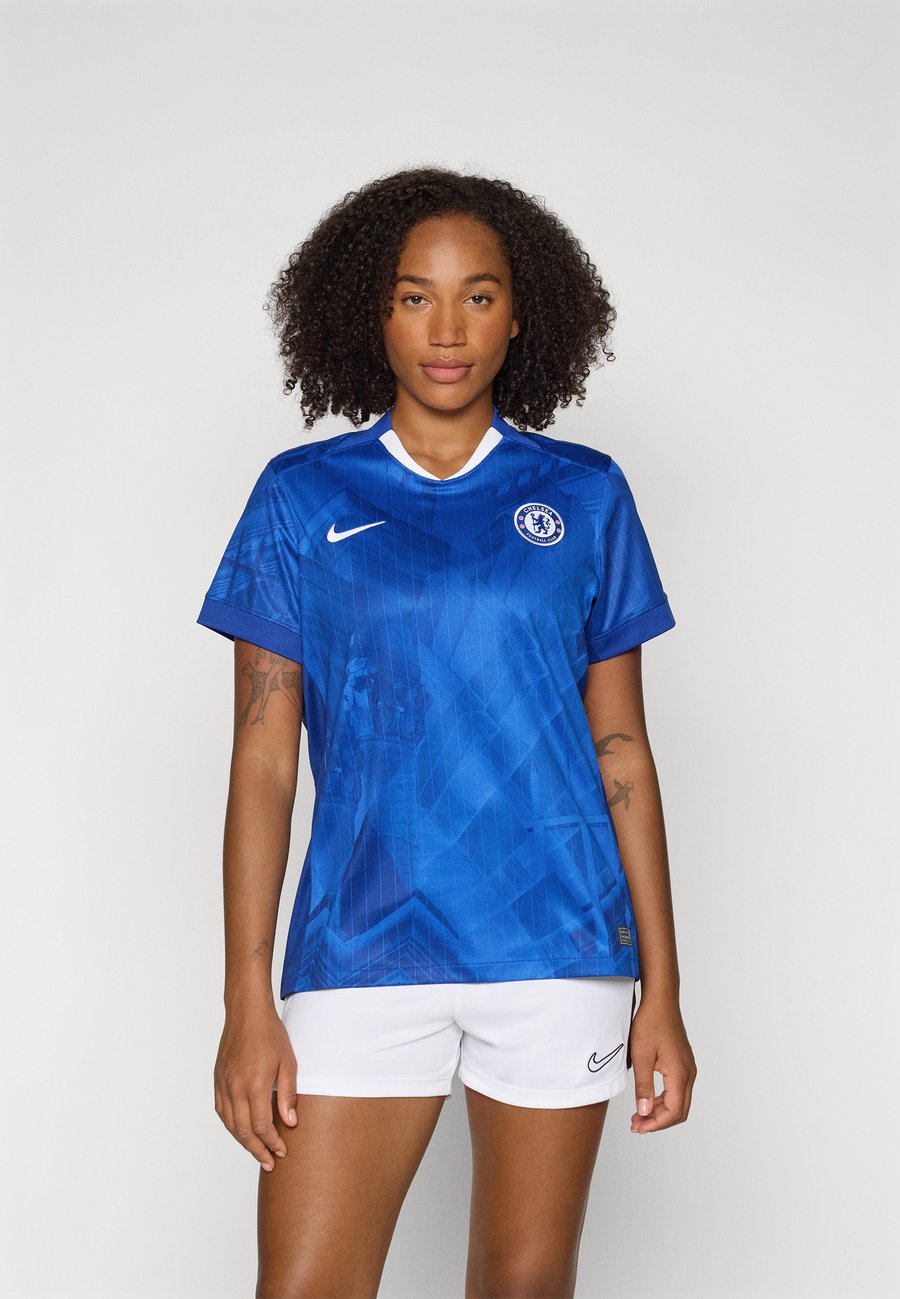 

Футболка Nike Performance CHELSEA FC 2025/26 STADIUM HOME, Rush Blue/White/Speed Red/Blue, Белый, Футболка Nike Performance CHELSEA FC 2025/26 STADIUM HOME, Rush Blue/White/Speed Red/Blue