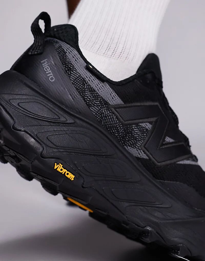 Кроссовки для трейлраннинга New Balance FF Hierro Goretex черного цвета — фото 4