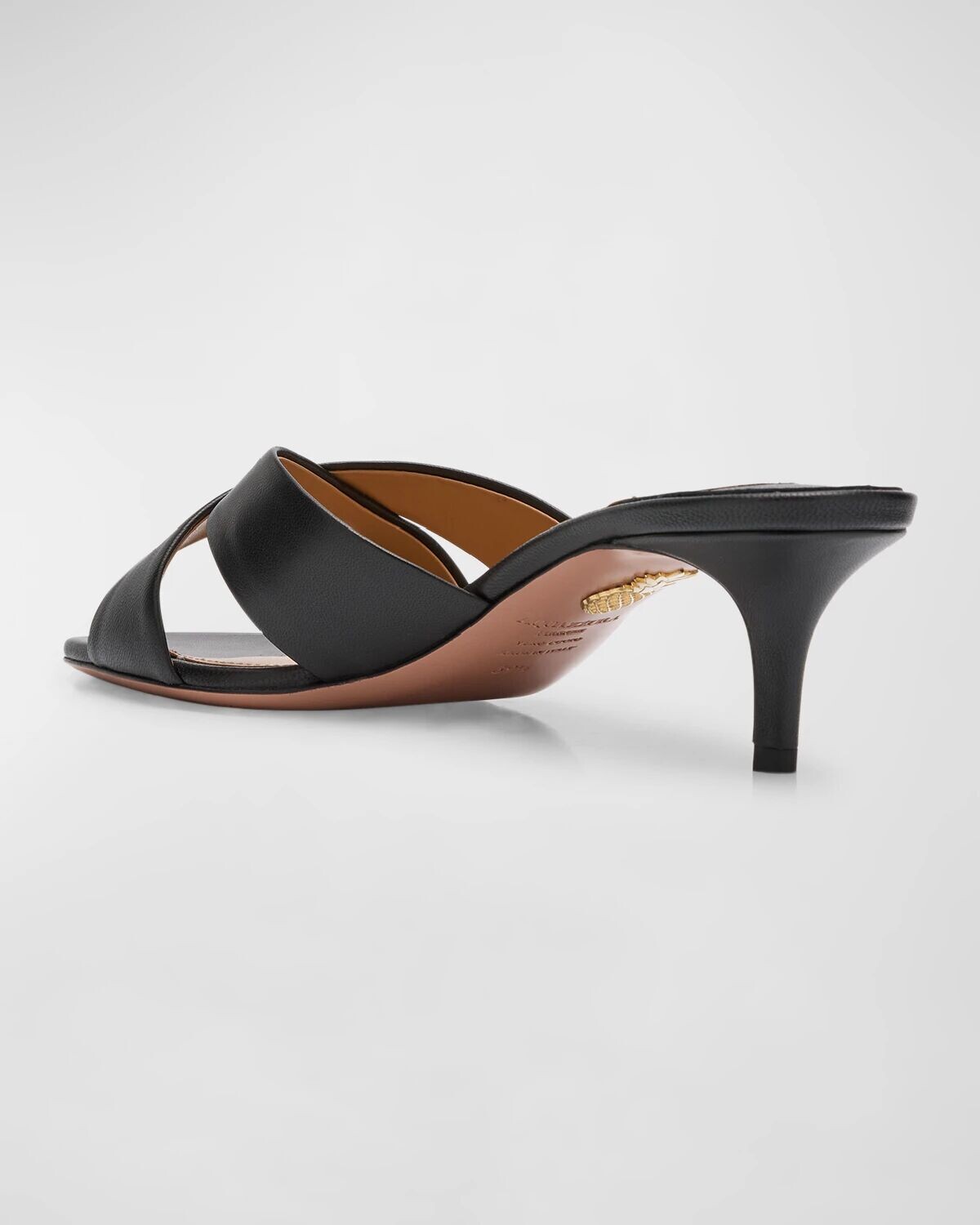 Кожаные сандалии-мюли с перекрещивающейся поверхностью Aquazzura, цвет Black — фото 4