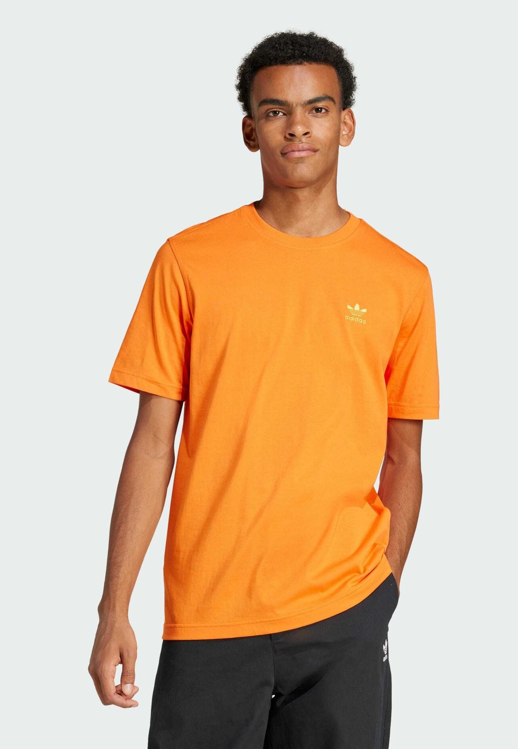 

Базовая футболка TREFOIL TEE adidas Originals, оранжевый