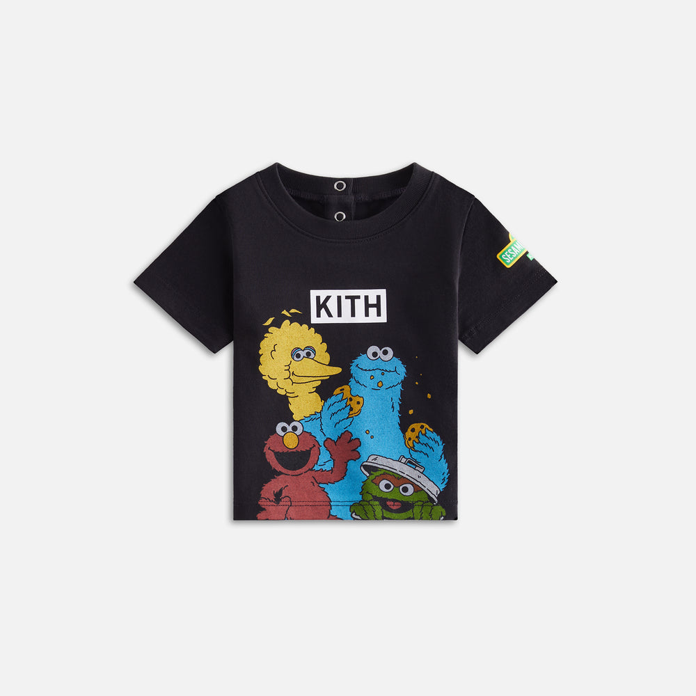 

Топ Kith Baby for Sesame Street Family Tee, черный