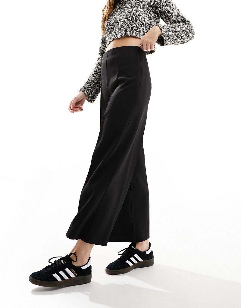

Черные сшитые на заказ брюки-кюлоты ASOS DESIGN