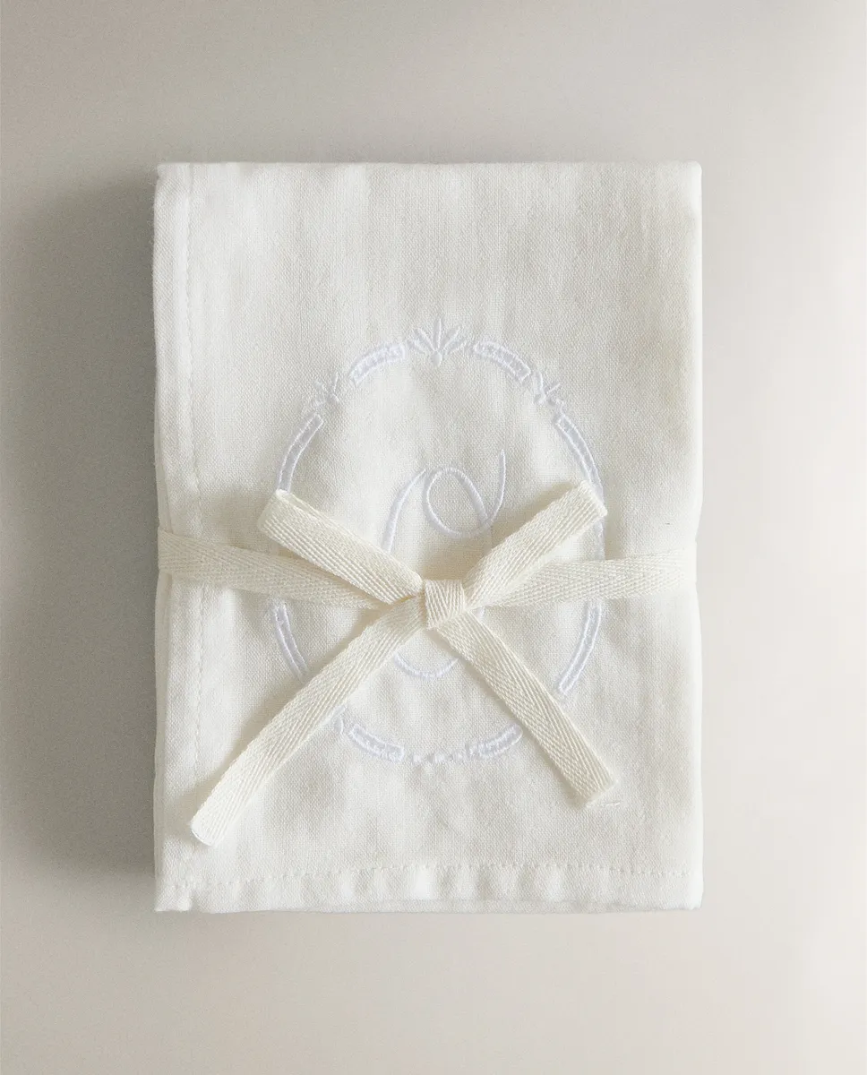 

Упаковка детских муслиновых полотенец с вышитой буквой (2 шт.) Zara Home, Letter O