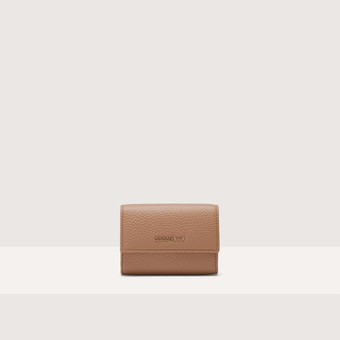 

Кошелек Coccinelle Metallic Soft, цвет Skin