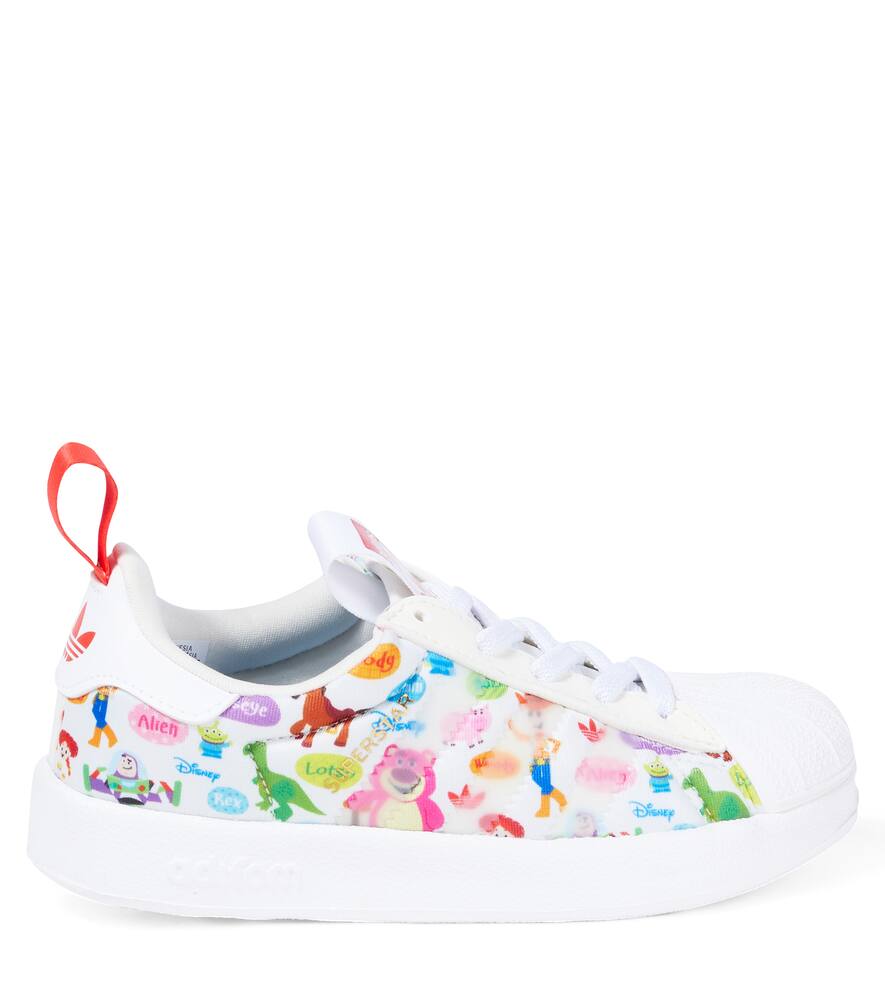 Кроссовки Disney Pixar Adifom Superstar 360 Adidas Originals Kids, Off White/Ftwr White/Gold Met — фото 3