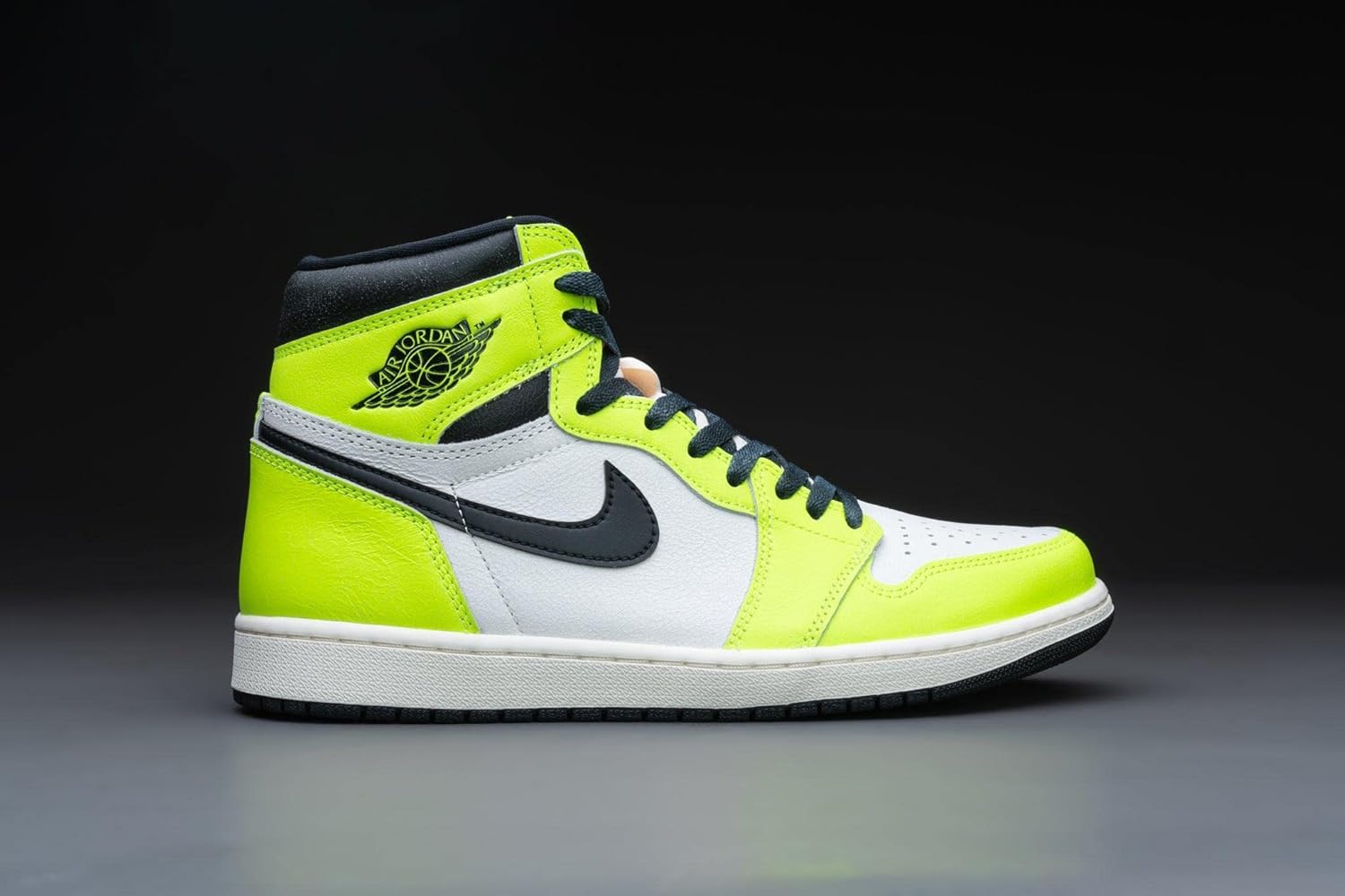 Мужские кроссовки Nike Air Jordan 1 Retro High OG, черный — фото 2