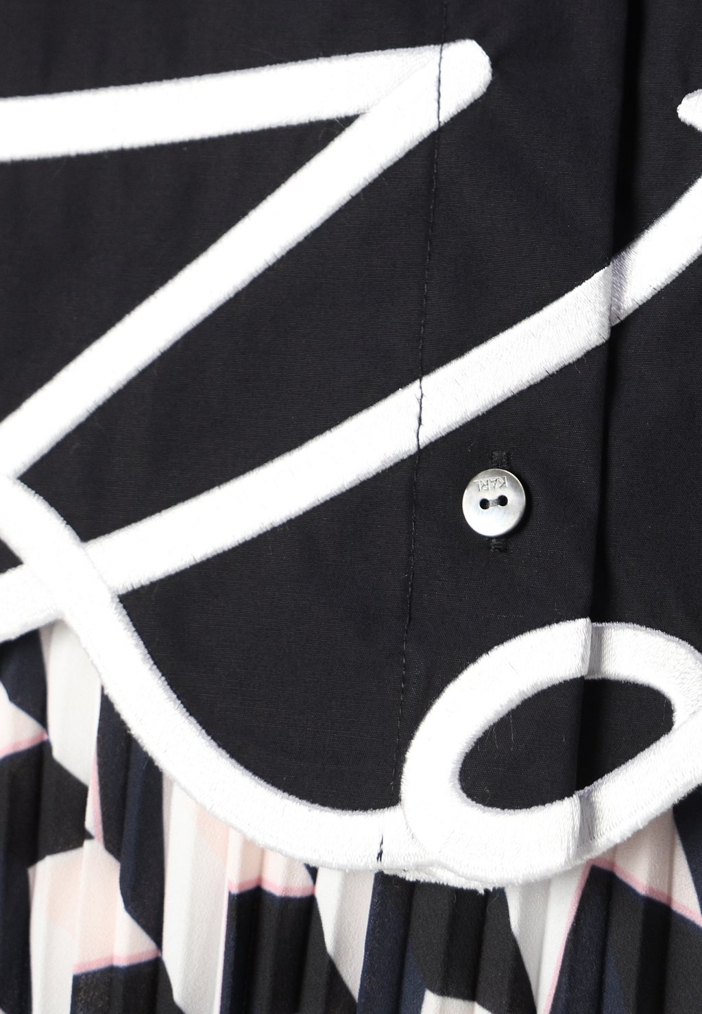 

Блузка на пуговицах CROPPED HEM SIGNATURE KARL LAGERFELD, черный