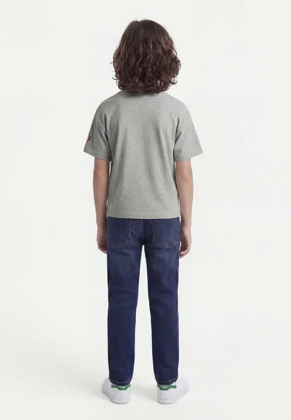 Футболка унисекс с принтом винни в свободной форме Gap, Grey/Orange — фото 2
