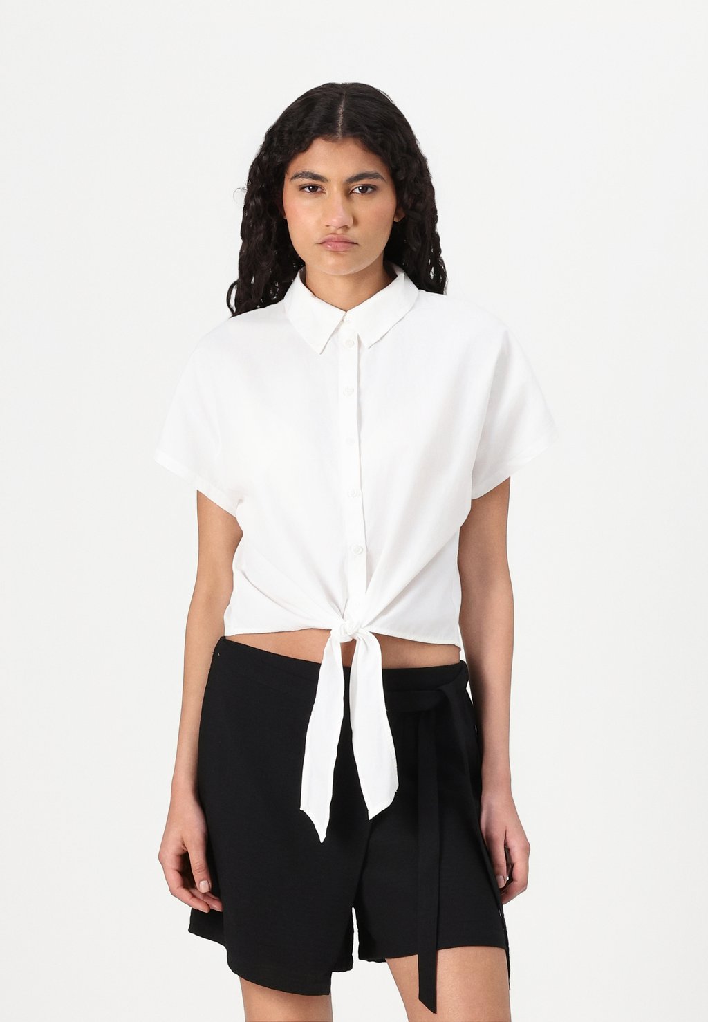 

Блузка на пуговицах VMFANNI SHORT TIE SHIRT Vero Moda, белый