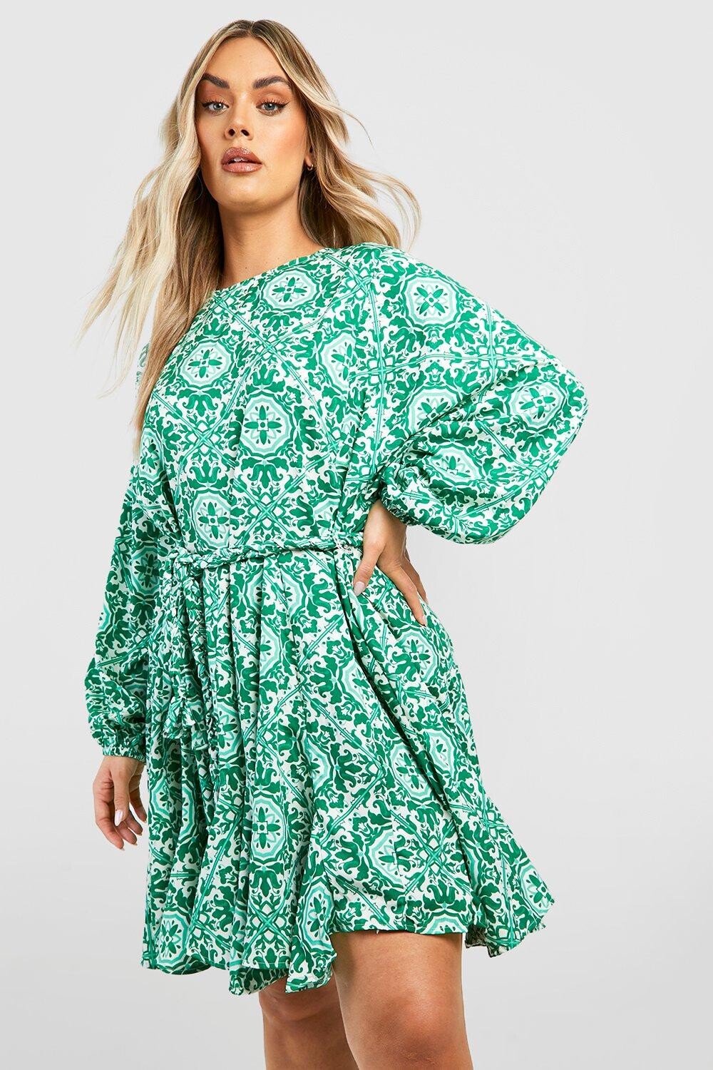 

Платье plus из тканой плитки с принтом Boohoo, зеленый