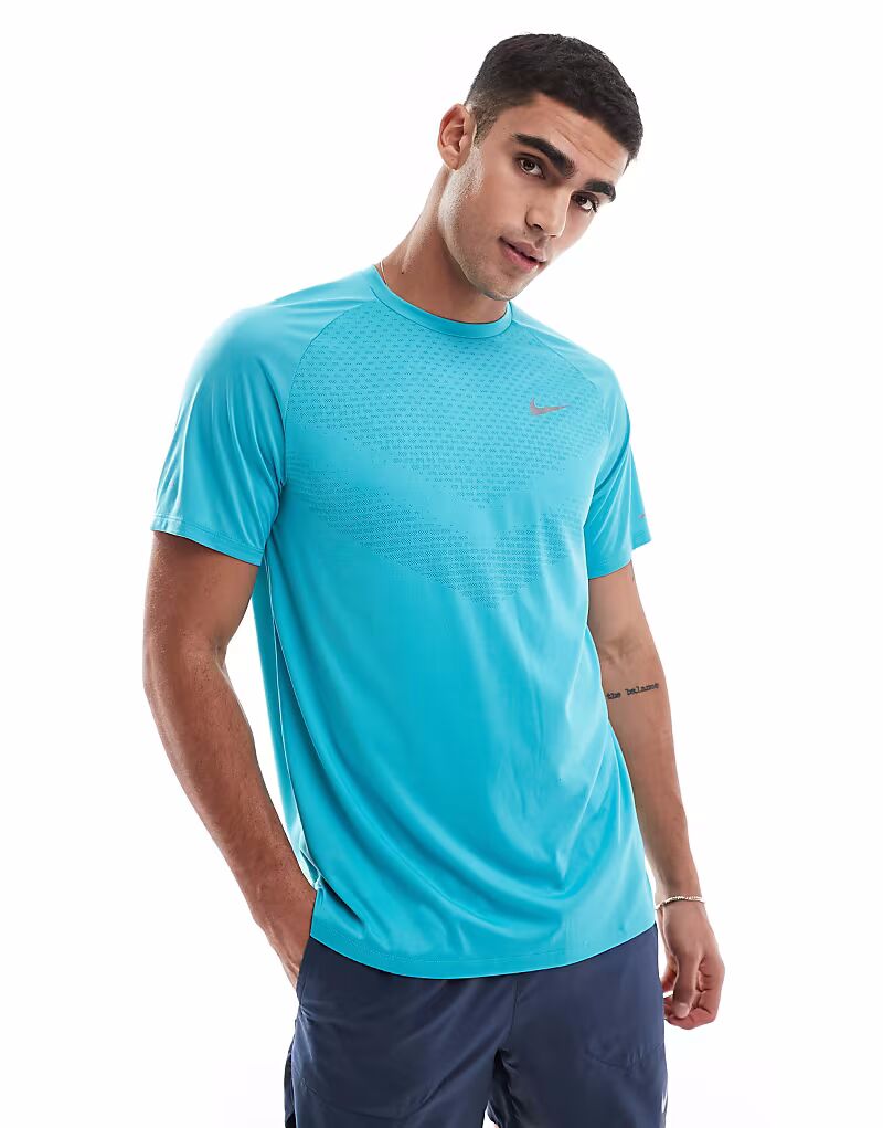 

Футболка Nike Running Stride Dri-FIT бирюзового цвета