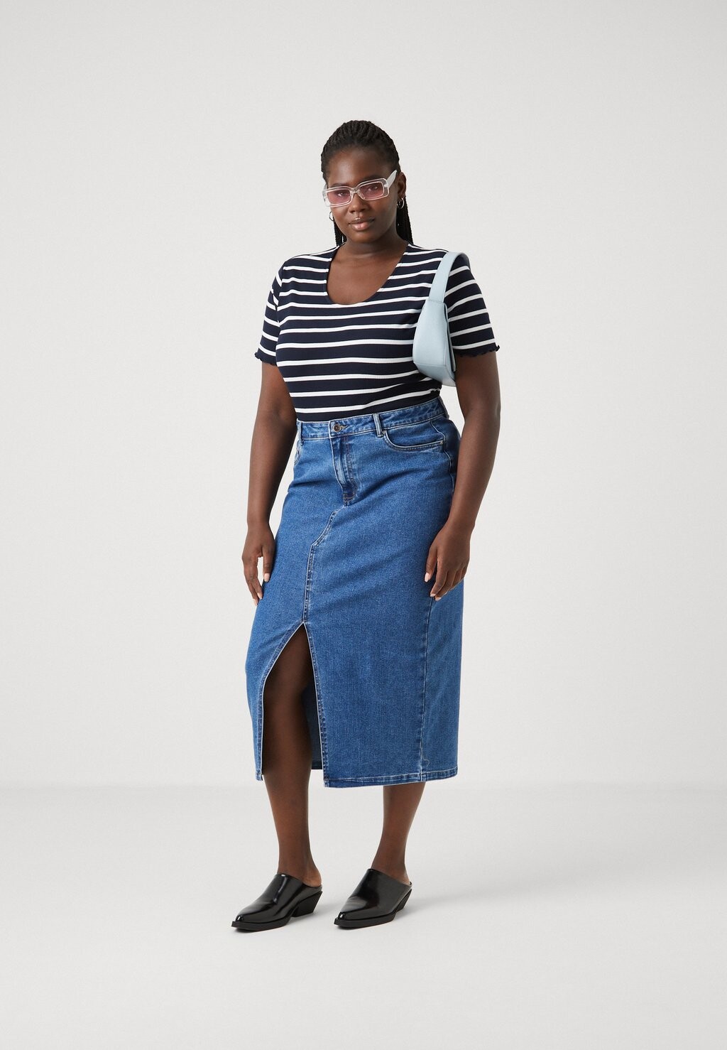 

Джинсовая юбка CARSIRI FRONT SLIT SKIRT ONLY Carmakoma, синий деним
