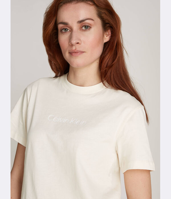Футболка женская Calvin Klein хлопковая свободного кроя, экрю — фото 3