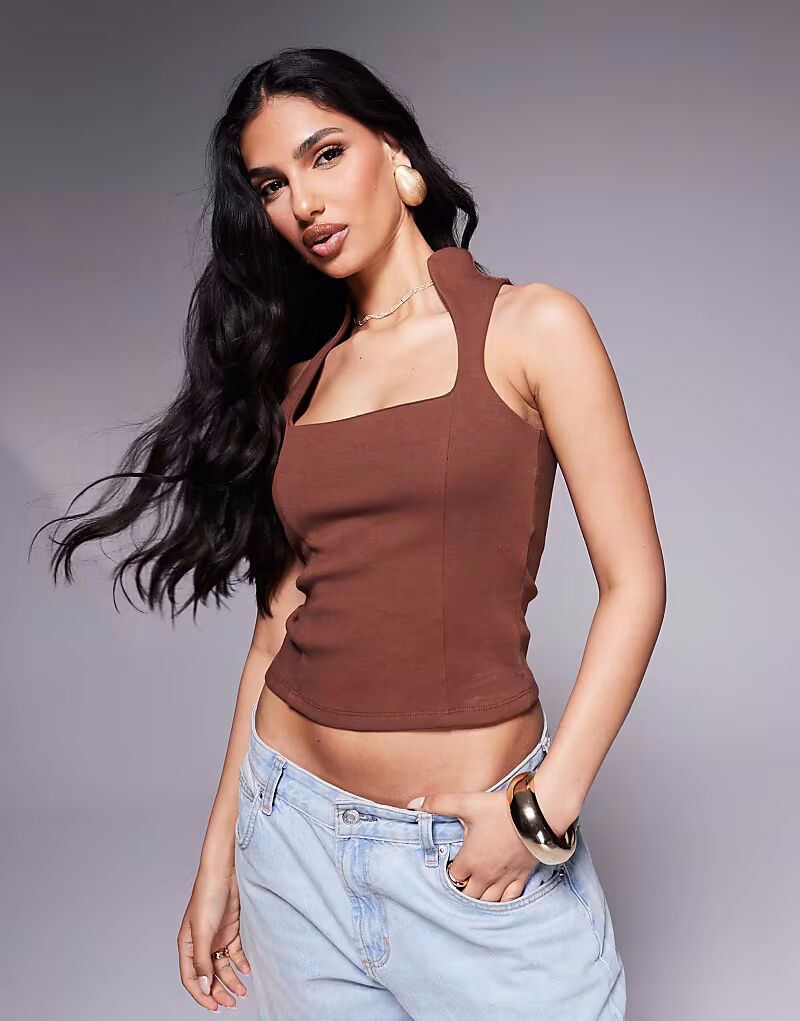 

Топ ASOS DESIGN с закругленным вырезом и кроем понте-борцовка шоколадного цвета