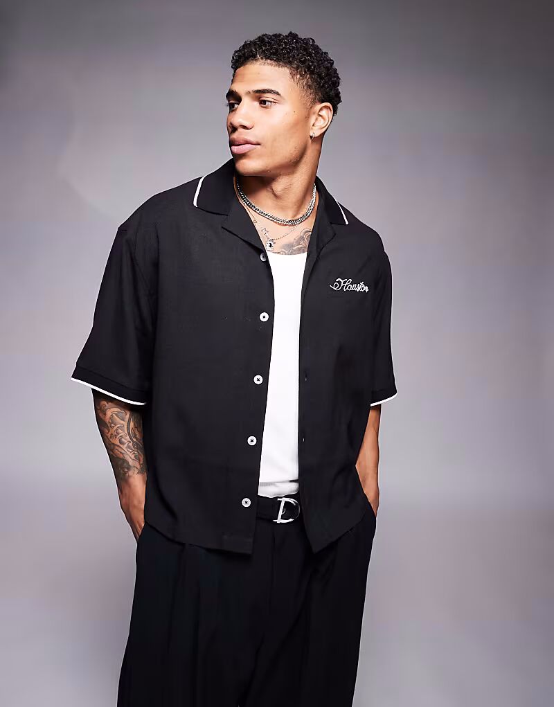 

Рубашка свободного кроя ASOS DESIGN Revere черного цвета с вышитой на груди цепочкой