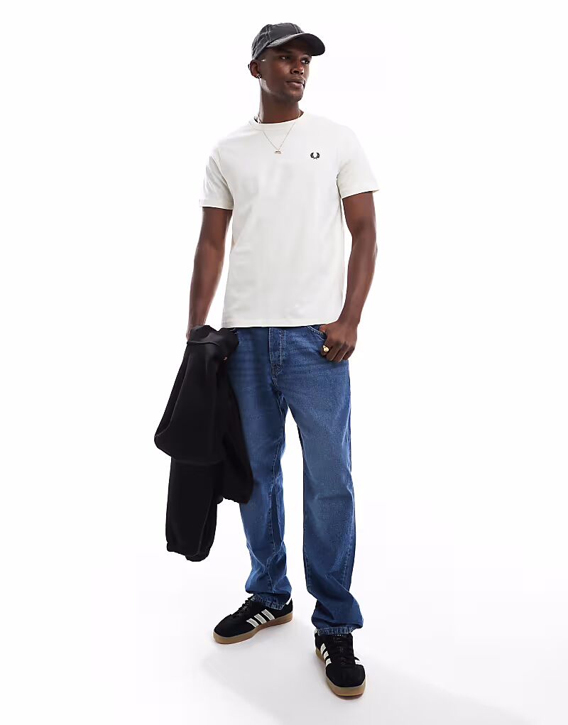 

Футболка Fred Perry с круглым вырезом в цвете экрю