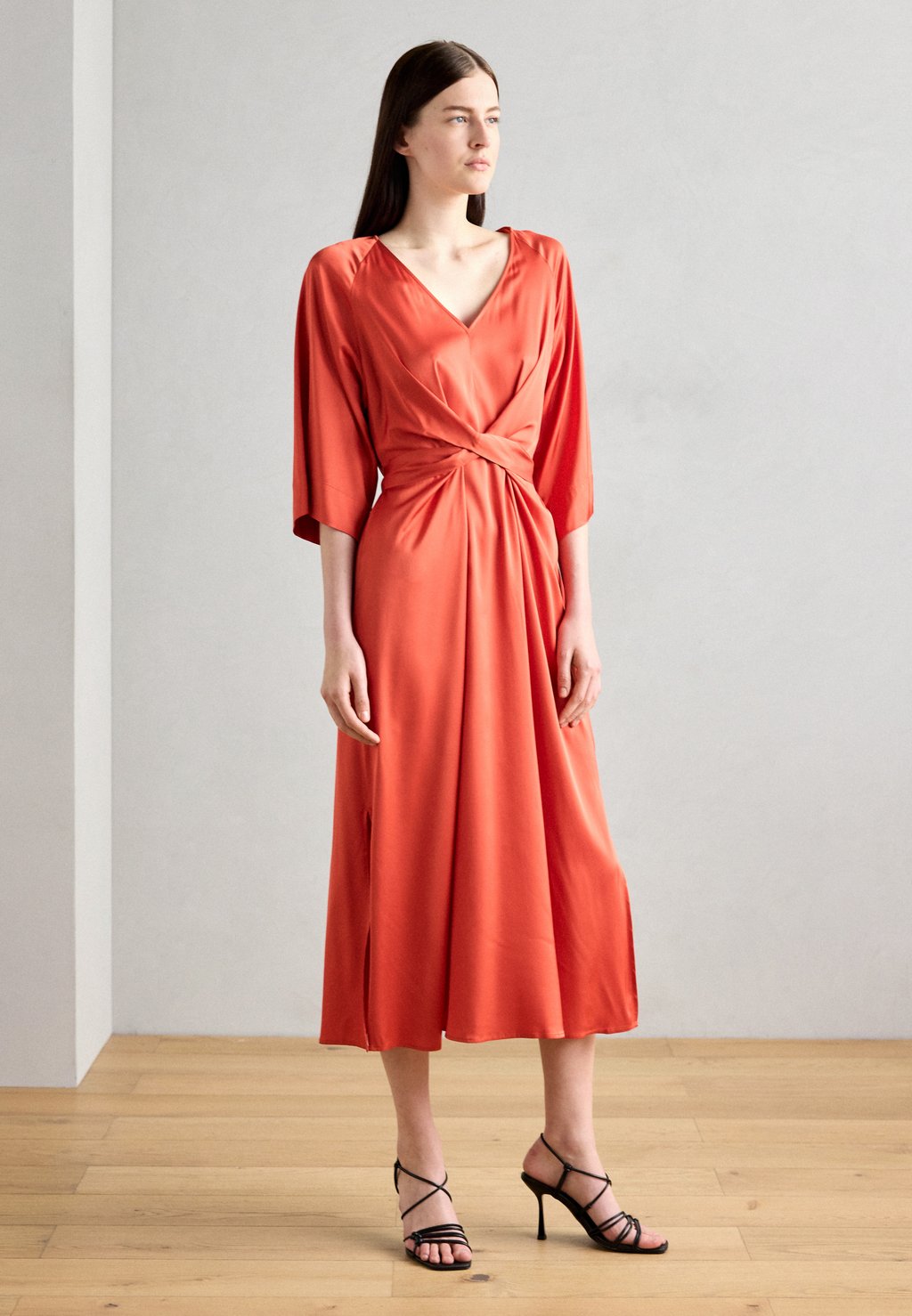 

Повседневное платье DRESS WRAP STYLE MEDIUM LENGTH RAGLAN SLEEVES Marc O'Polo, коралловый