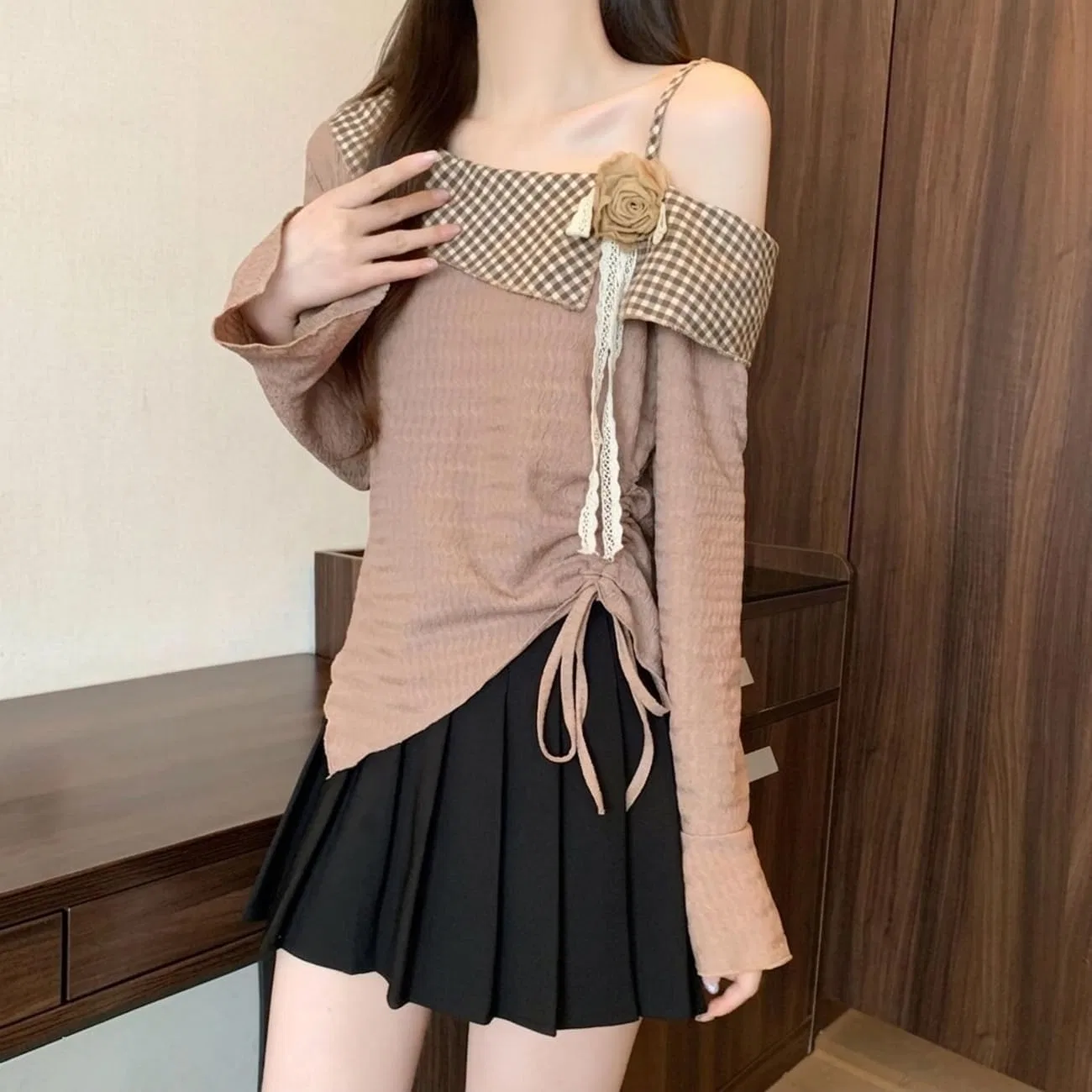 Блуза асимметричная с клетчатым воротником, One Shoulder Top, черный — фото 4