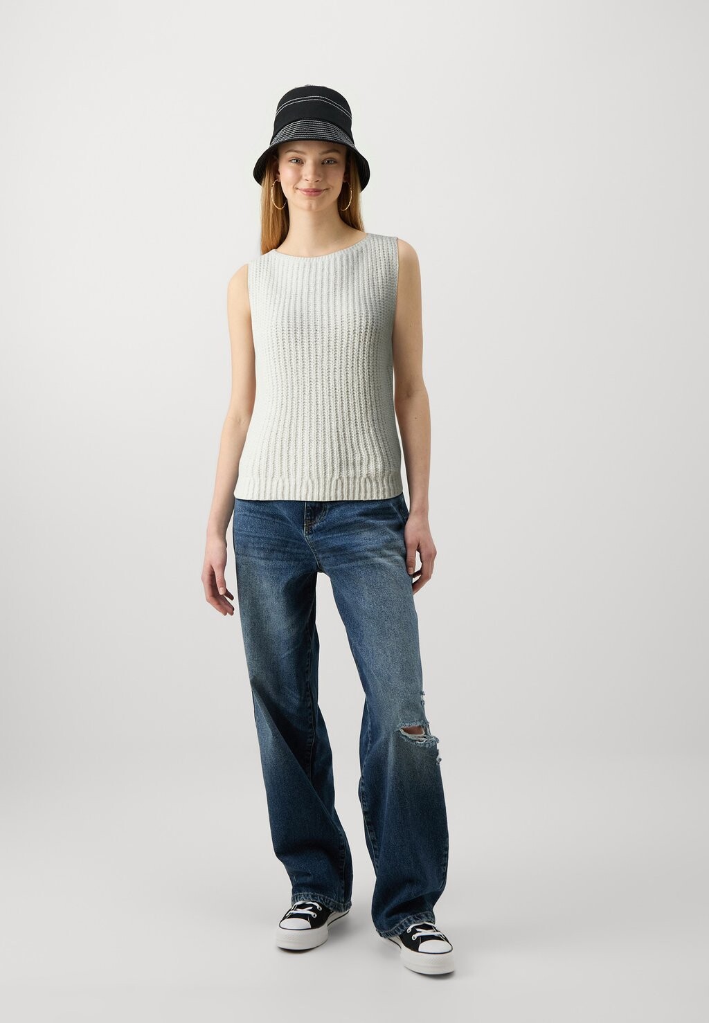 

Топ BARE SHAKER TANK Abercrombie & Fitch, слоновая кость