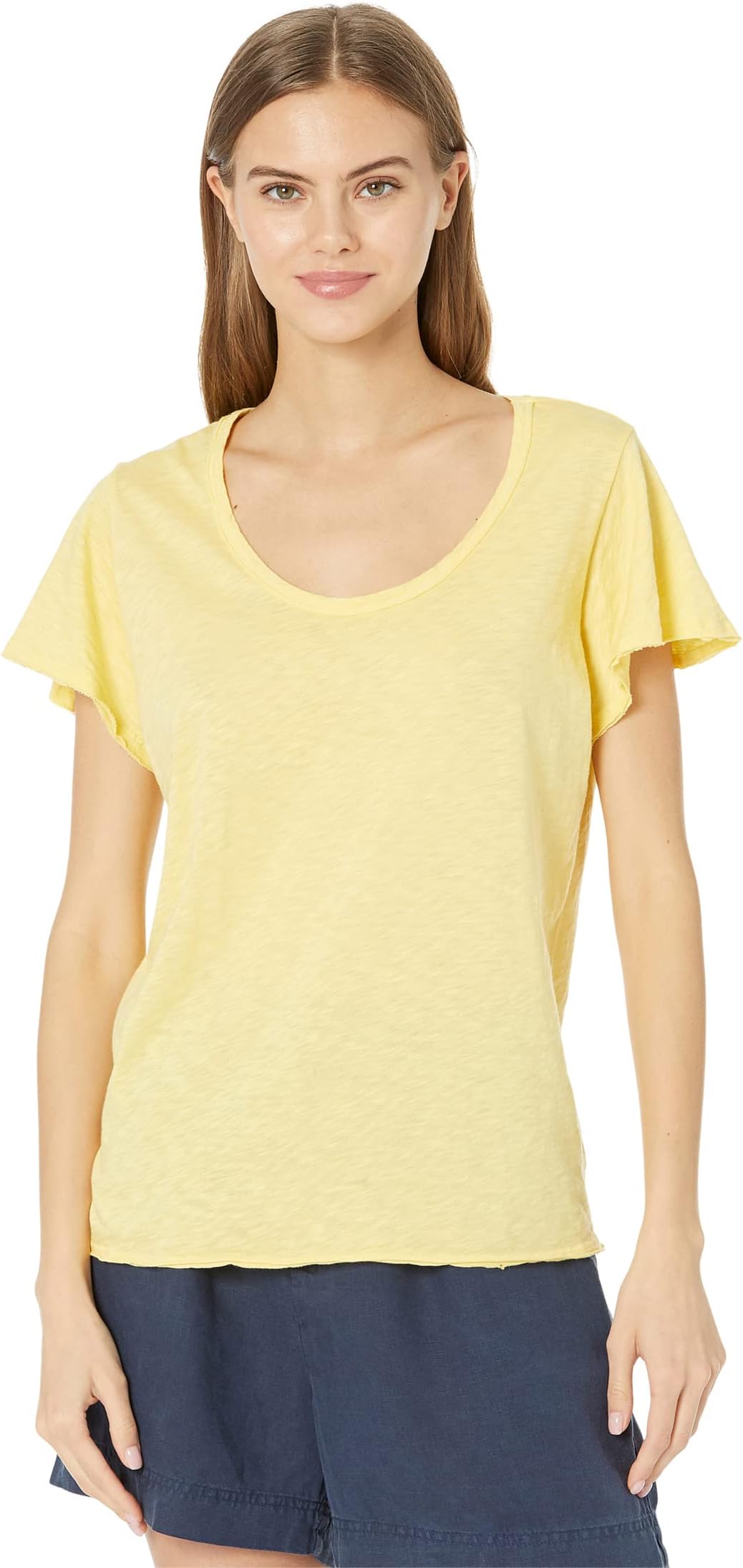 

Топ Michael Stars Jana Scoop Neck Flutter Sleeve Top in Supima Cotton Slub, цвет Butter