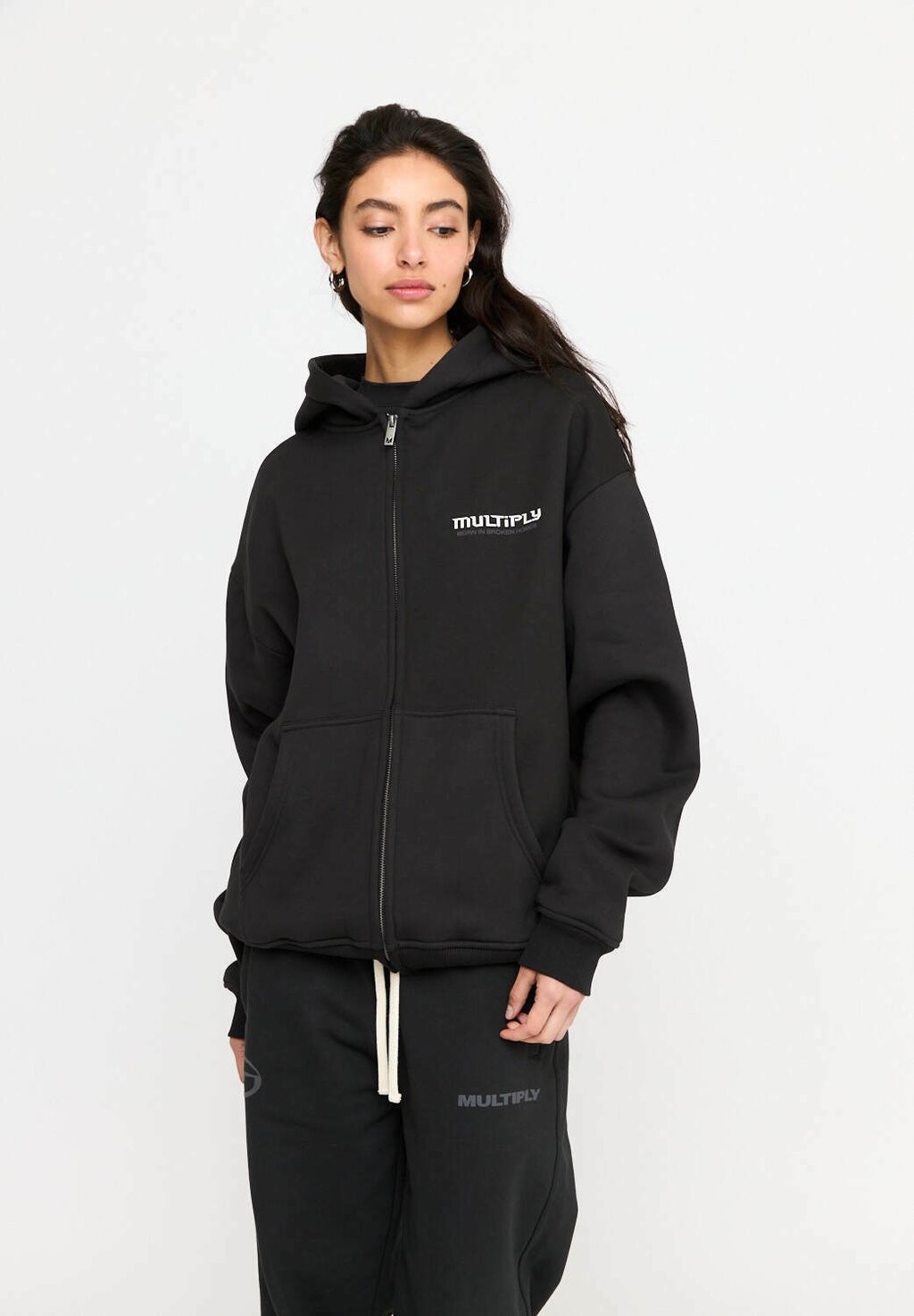 

Толстовка Broken Identity Multiply Apparel, черная, стиранная содой