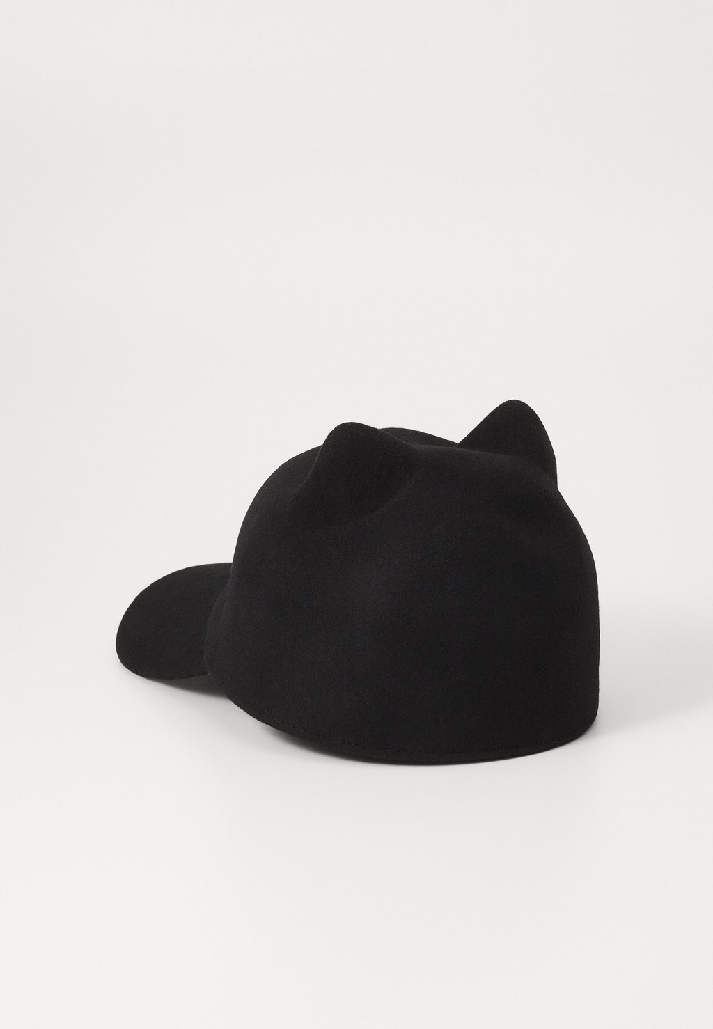 

Бейсболка K/ESSENTIAL CHOUPETTE KARL LAGERFELD, черный