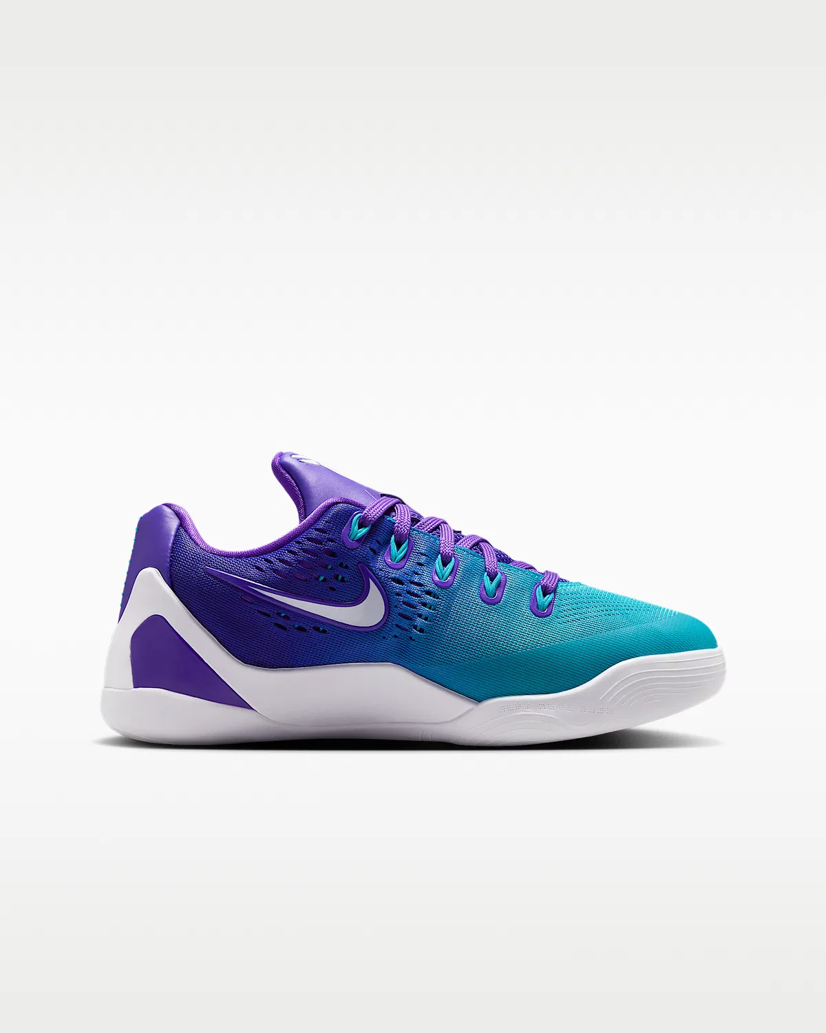 Детские баскетбольные кроссовки Kobe 9 Low EM, Fierce Purple/White/Blue Lagoon — фото 3